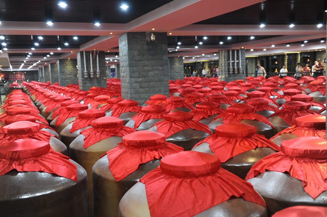 ��ͳ�����ϵİ׾Ʒ�Ϊ�������ͣ���ӹ����ҵ��������